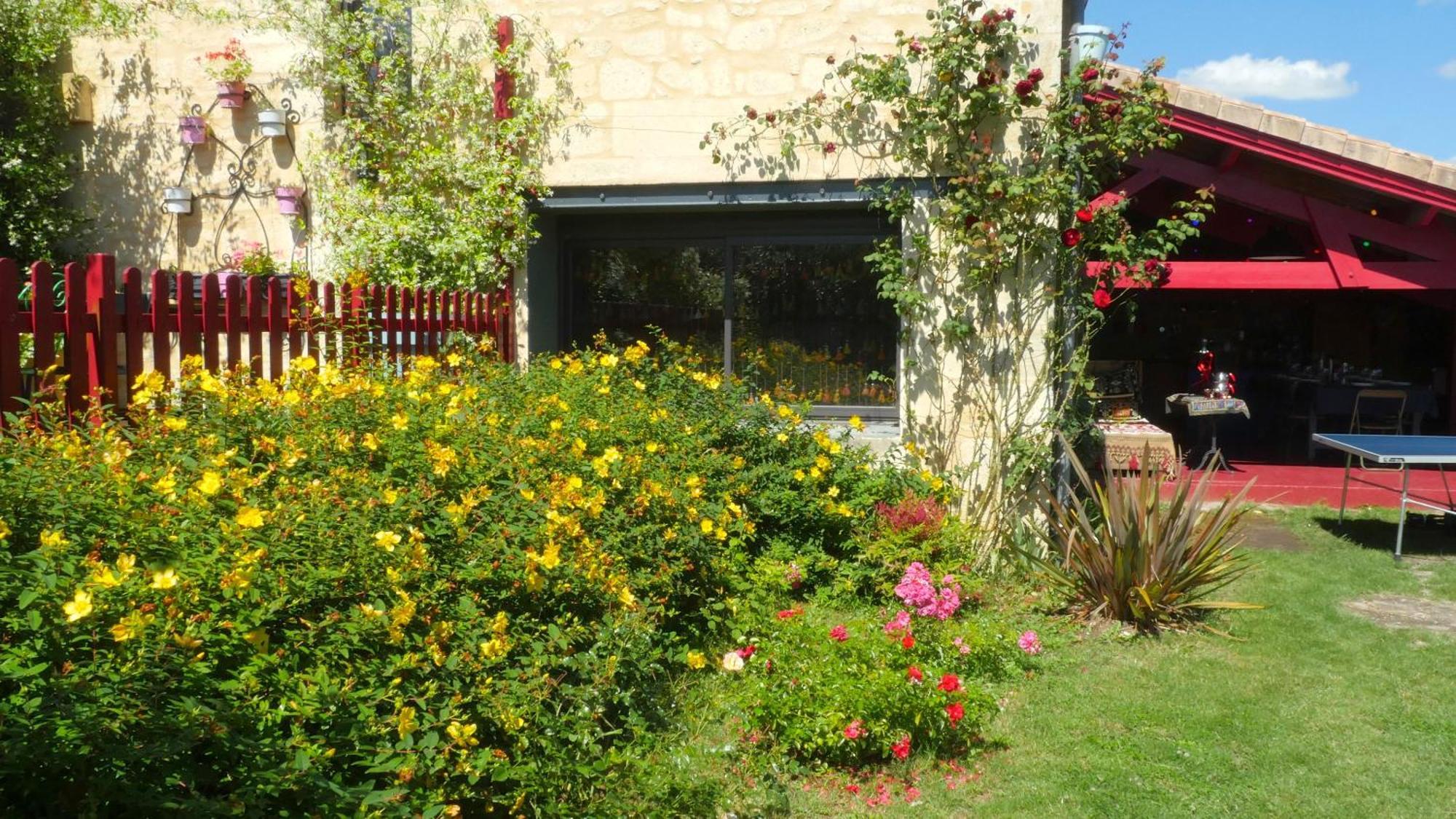 Les Jardins D'Ispahan Prignac-et-Marcamps Exterior photo